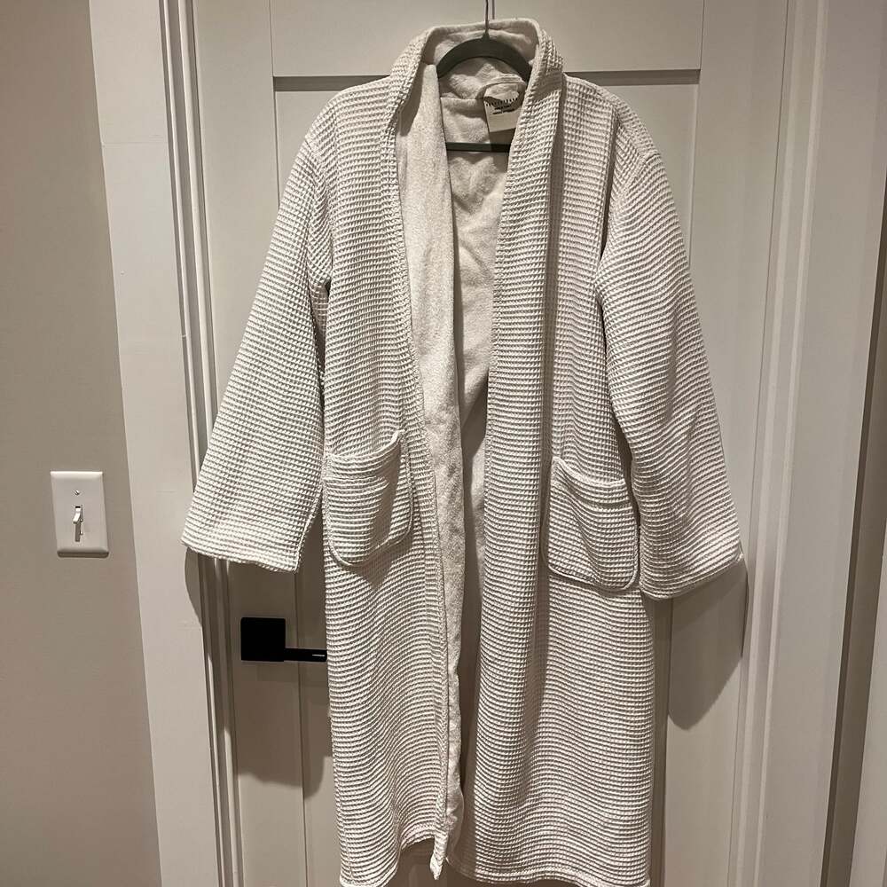 Pottery Barn White Textured Robe